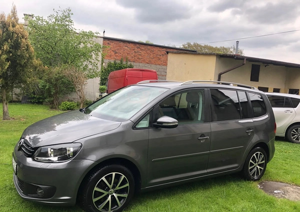 Volkswagen Touran cena 35600 przebieg: 195000, rok produkcji 2012 z Sieradz małe 37